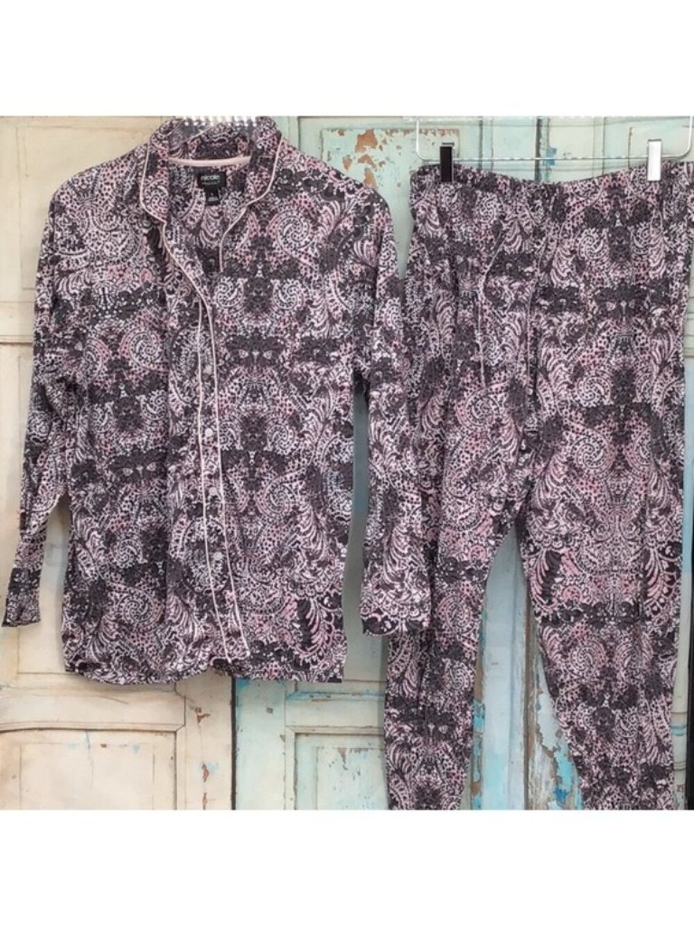 Womens Nicole Miller Pink & Black Paisley Print Button-Up Pajama Set Size M